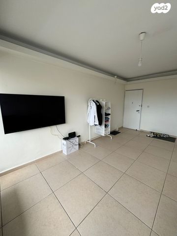 דירה, נפתלי אימבר 9, העיר התחתית, ואדי סאליב, חיפה