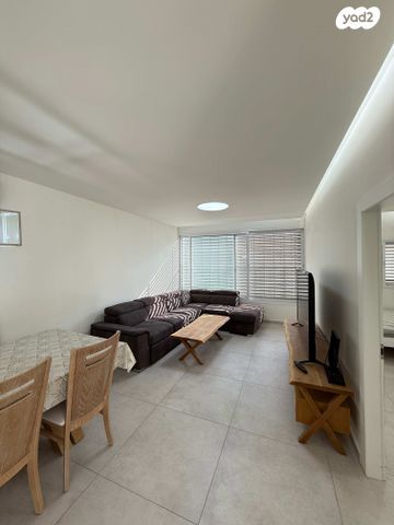 דירה, ד"ר אמיל זומרשטיין 22, צפון מערב מרכז העיר, נתניה