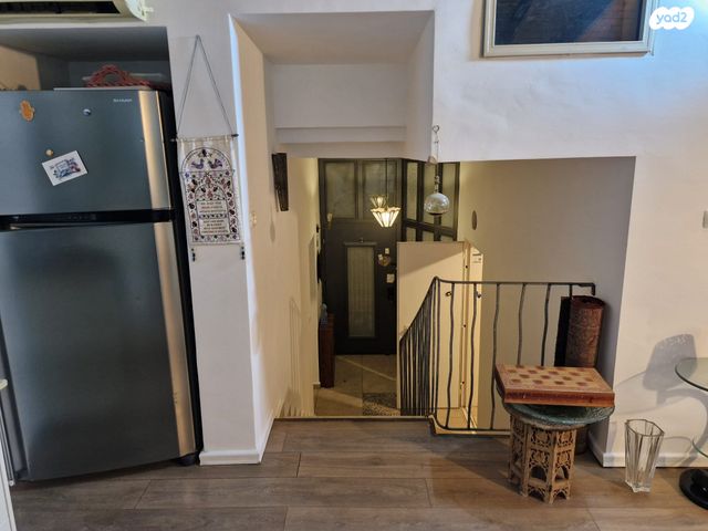 דירה, שיר לשלום 1, נווה אילן