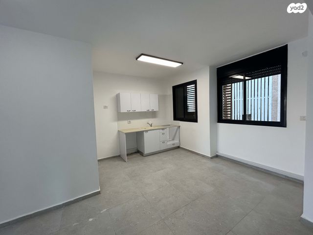 דירה, פנחס רוטנברג 70, נווה יהושע, ערמונים, רמת גן