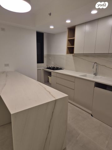 דירה, מעפילי אגוז 5, נווה חן, תל אביב יפו