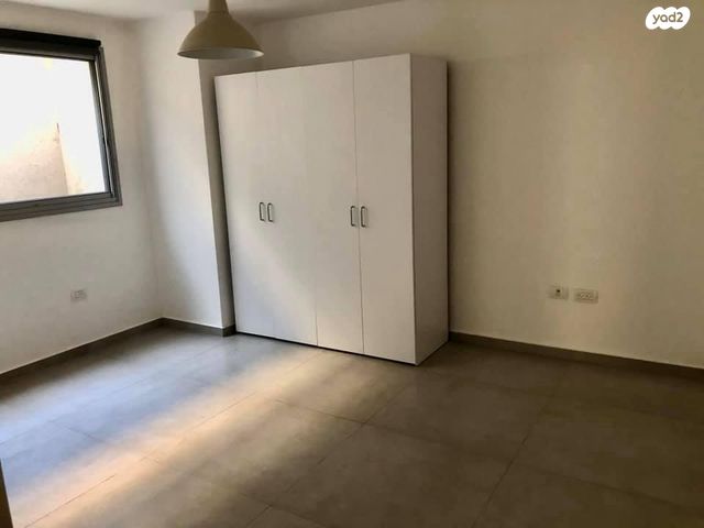 מרתף/ פרטר, הטופז 39, שכונה 8, תל מונד