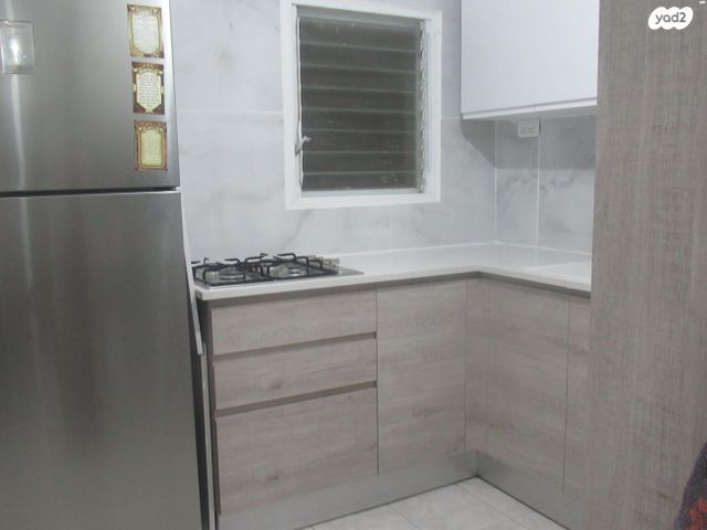 דירה, ז'בוטינסקי 14, שיכון ד, טבריה