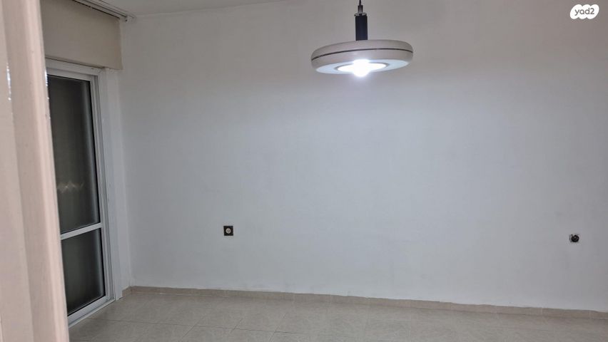 דירה, ז'בוטינסקי 9, צור שלום, קרית ביאליק