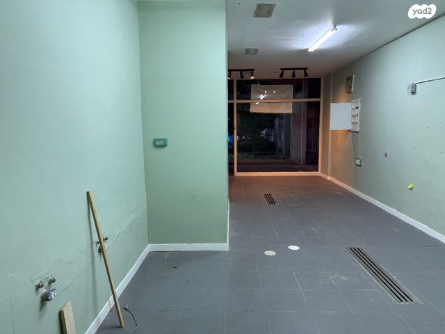 חנויות/ שטח מסחרי, משה שרת 24, מרכז, כפר סבא