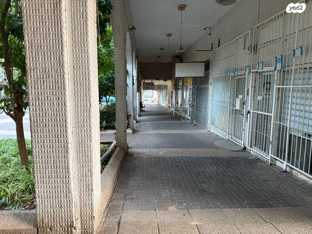 חנויות/ שטח מסחרי, משה שרת 24, מרכז, כפר סבא