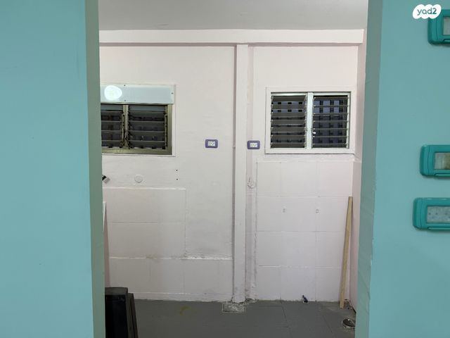 חנויות/ שטח מסחרי, משה שרת 24, מרכז, כפר סבא