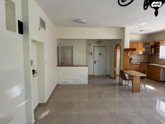 דירה, אלכסנדר ינאי, כרמליה, חיפה