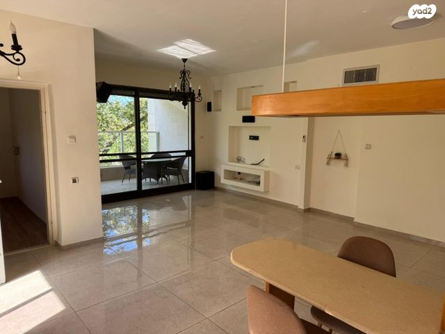 דירה, אלכסנדר ינאי, כרמליה, חיפה