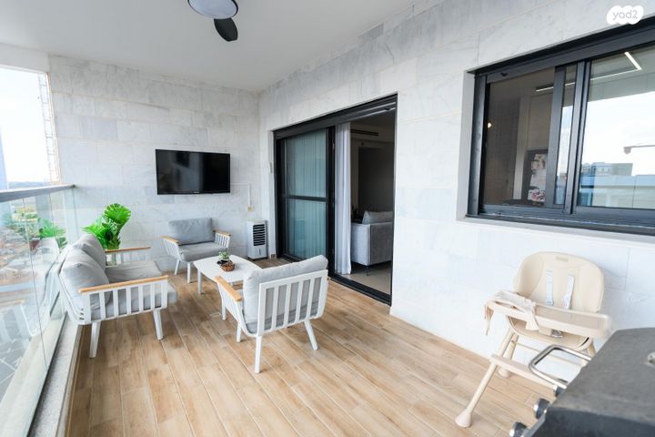 דירה, אור ים, אור עקיבא