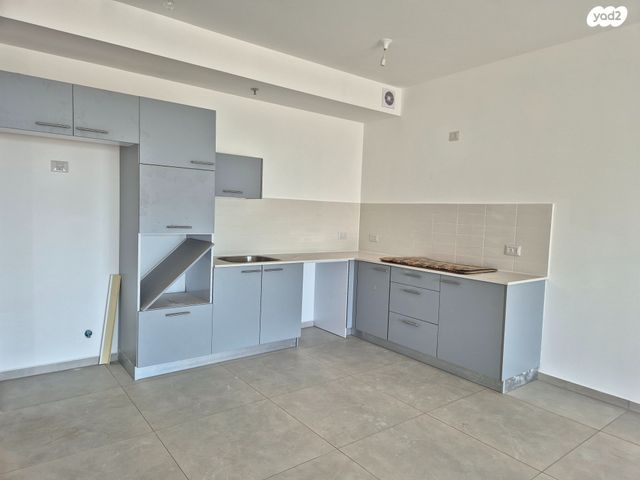 דירה, אמנון ליפקין שחק, נוף הטיילת, נתניה