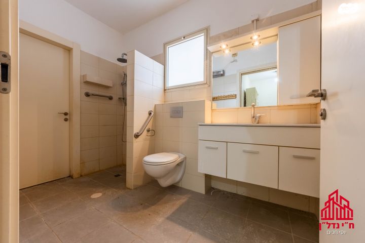 בית פרטי/ קוטג', מולדת