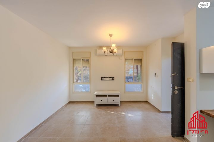 בית פרטי/ קוטג', מולדת