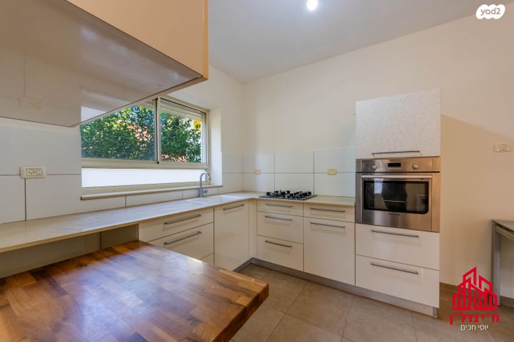 בית פרטי/ קוטג', מולדת