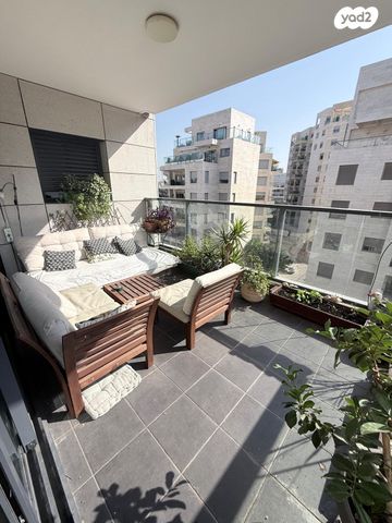 הגוש הגדול, רמת אביב החדשה, נופי ים