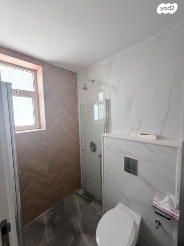 דו משפחתי, נוף הבשן, נוף הכנרת, צפת