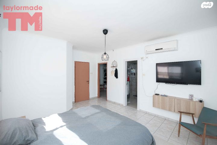 דו משפחתי, פרדס חנה כרכור