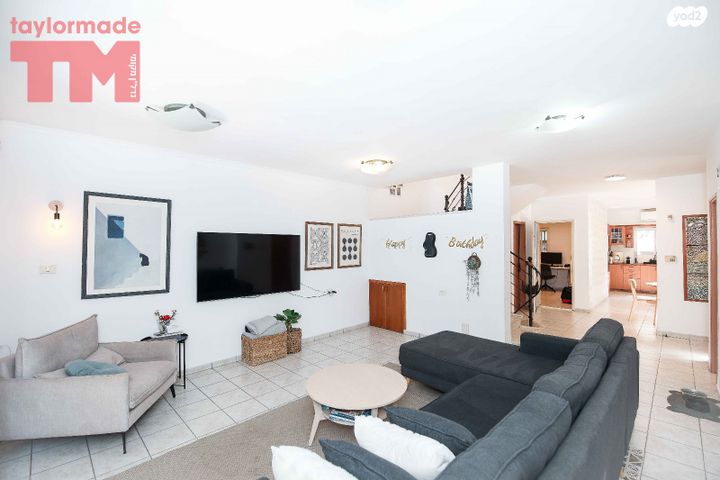 דו משפחתי, פרדס חנה כרכור