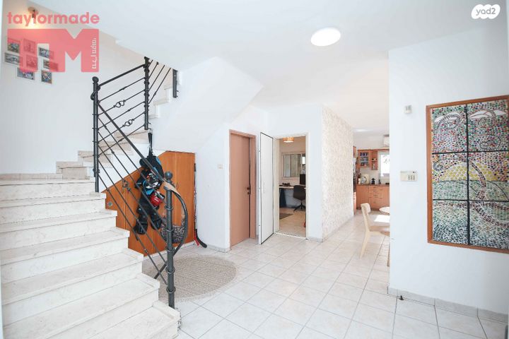 דו משפחתי, פרדס חנה כרכור