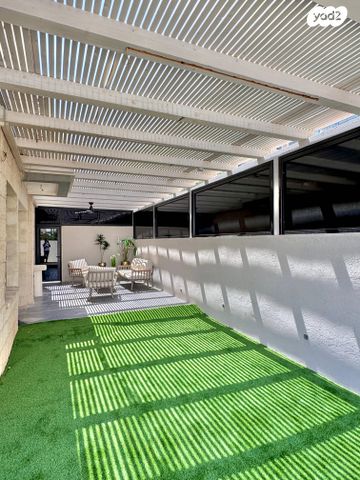 דו משפחתי, סנסן, צור הדסה