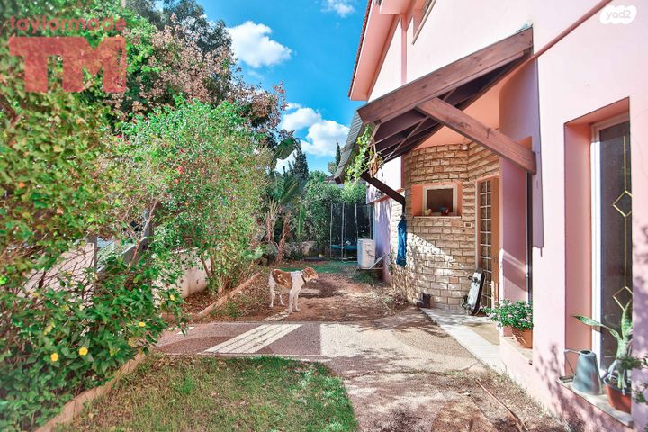 דו משפחתי, פרדס חנה כרכור