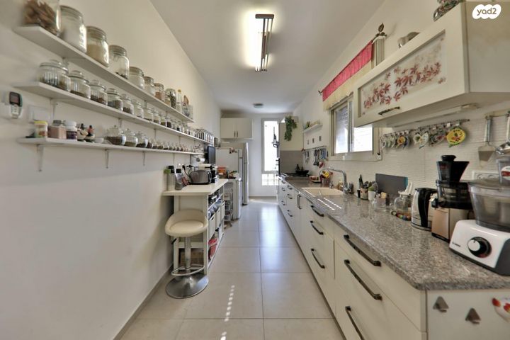 גג/ פנטהאוז, שדרות וייצמן 57, קרית מוצקין