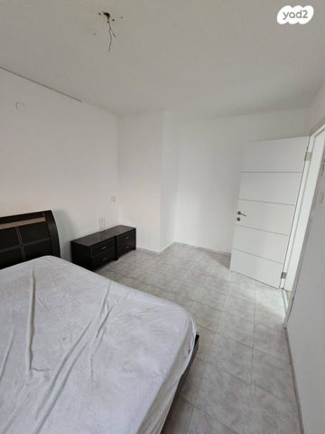 דירה, אורן, אלמוגים, קרית ים