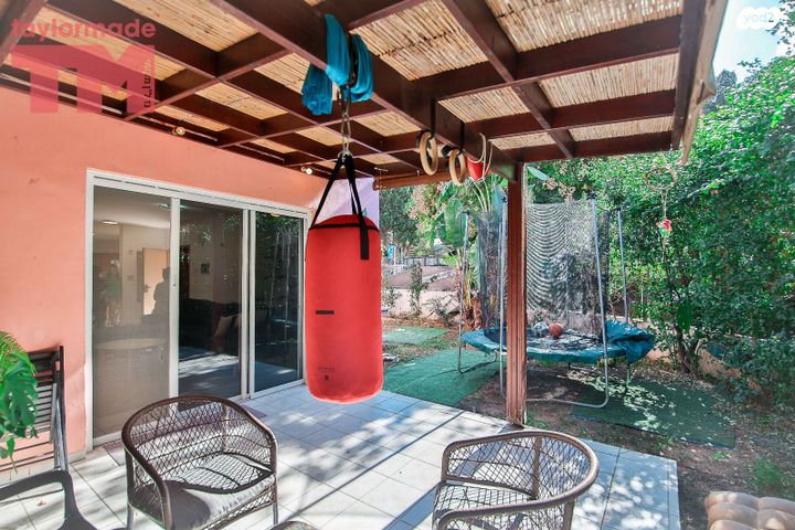 דו משפחתי, פרדס חנה כרכור