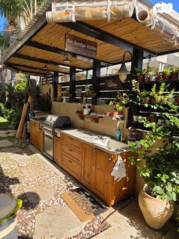 דו משפחתי, נאות הראשונים, מזכרת בתיה