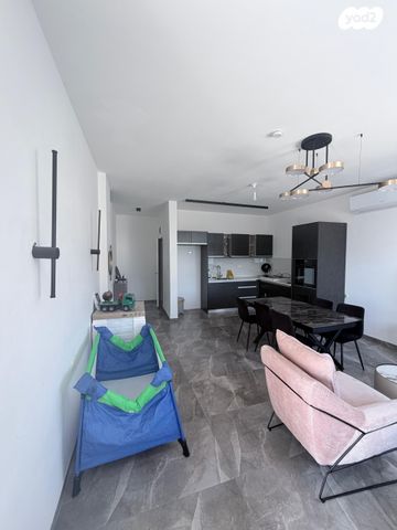 דו משפחתי, נוף הבשן, נוף הכנרת, צפת