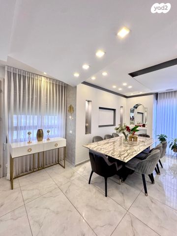 דו משפחתי, סנסן, צור הדסה