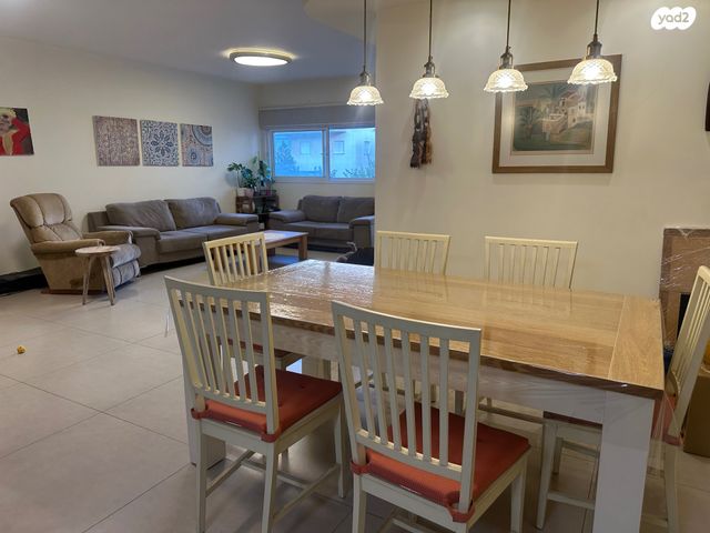 דירה, פועלים א, כפר סבא