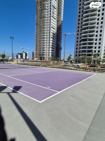 דירה, אמנון ליפקין שחק, נוף הטיילת, נתניה