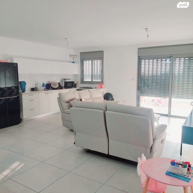 שקמים ואגמים