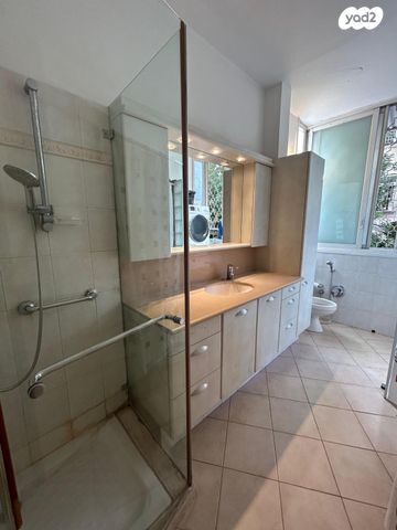 דירה, משה שרת, תל אביב יפו