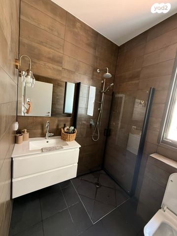 דירה, הרצליה