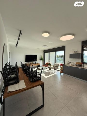 דירה, הרצליה