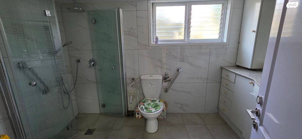 דירה, שלושת החיצים, קרית שלום, תל אביב יפו