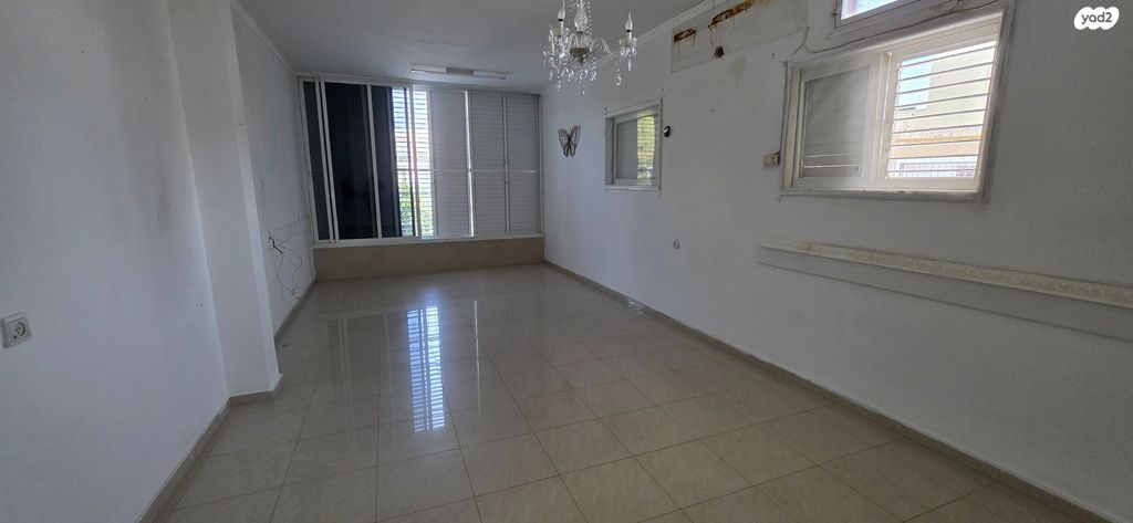 דירה, שלושת החיצים, קרית שלום, תל אביב יפו