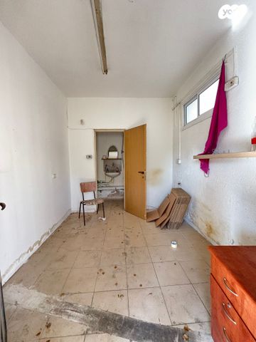 חנויות/ שטח מסחרי, דוד רמז, מרכז העיר, קרית אתא