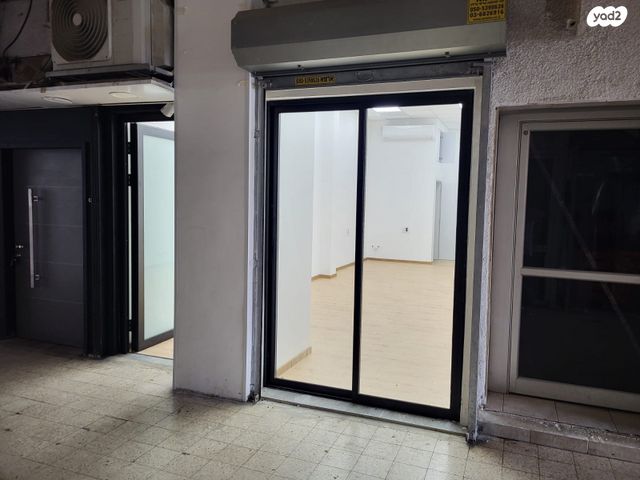 חנויות/ שטח מסחרי, רוטשילד 4, רמב"ם, ראשון לציון