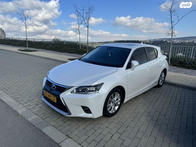 מודעת רכב לקסוס CT
