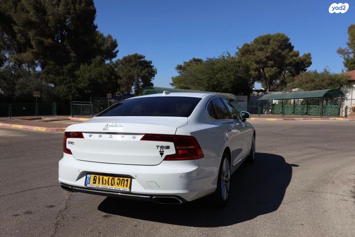 וולוו S90