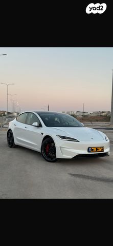 טסלה מודל 3