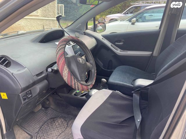 טויוטה יאריס
