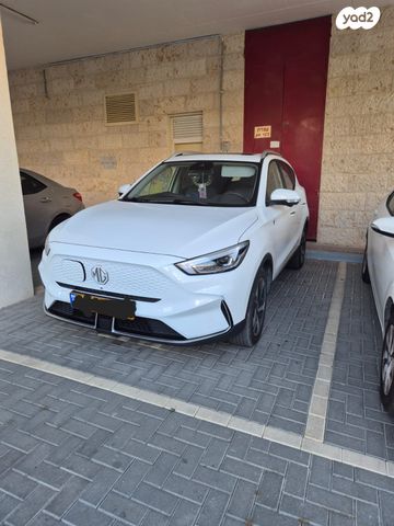 מודעת רכב אם ג'י ZS