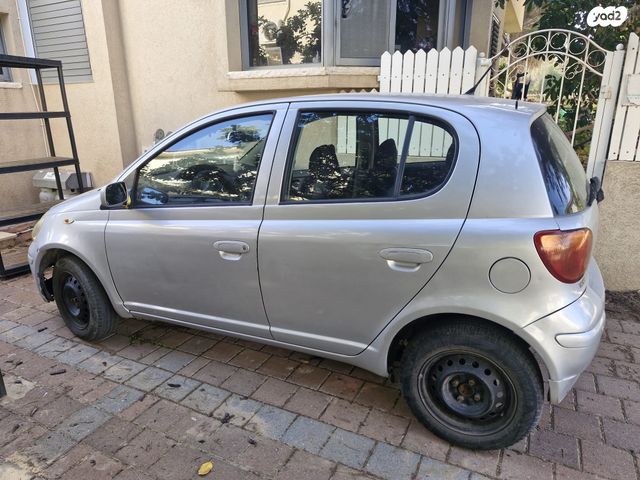 טויוטה יאריס