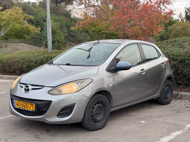 מודעת רכב מאזדה 2