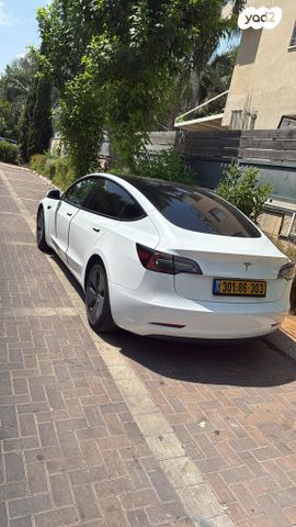 מודעת רכב טסלה מודל 3
