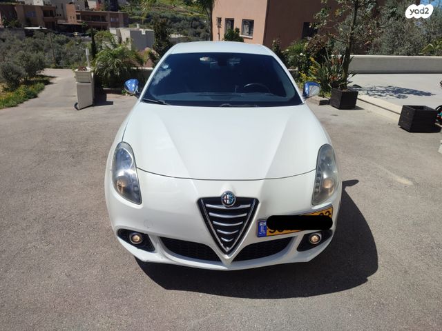 אלפא רומיאו ג'ולייטה